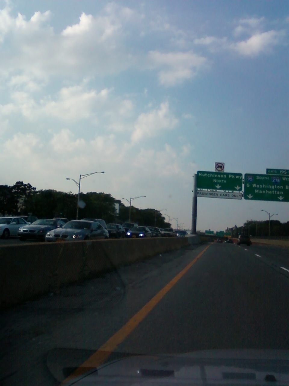 09/03/2011- I-678 south, Bronx County, NY, north of the Whitestone Bridge toll plaza, traffic is backed up for over two miles