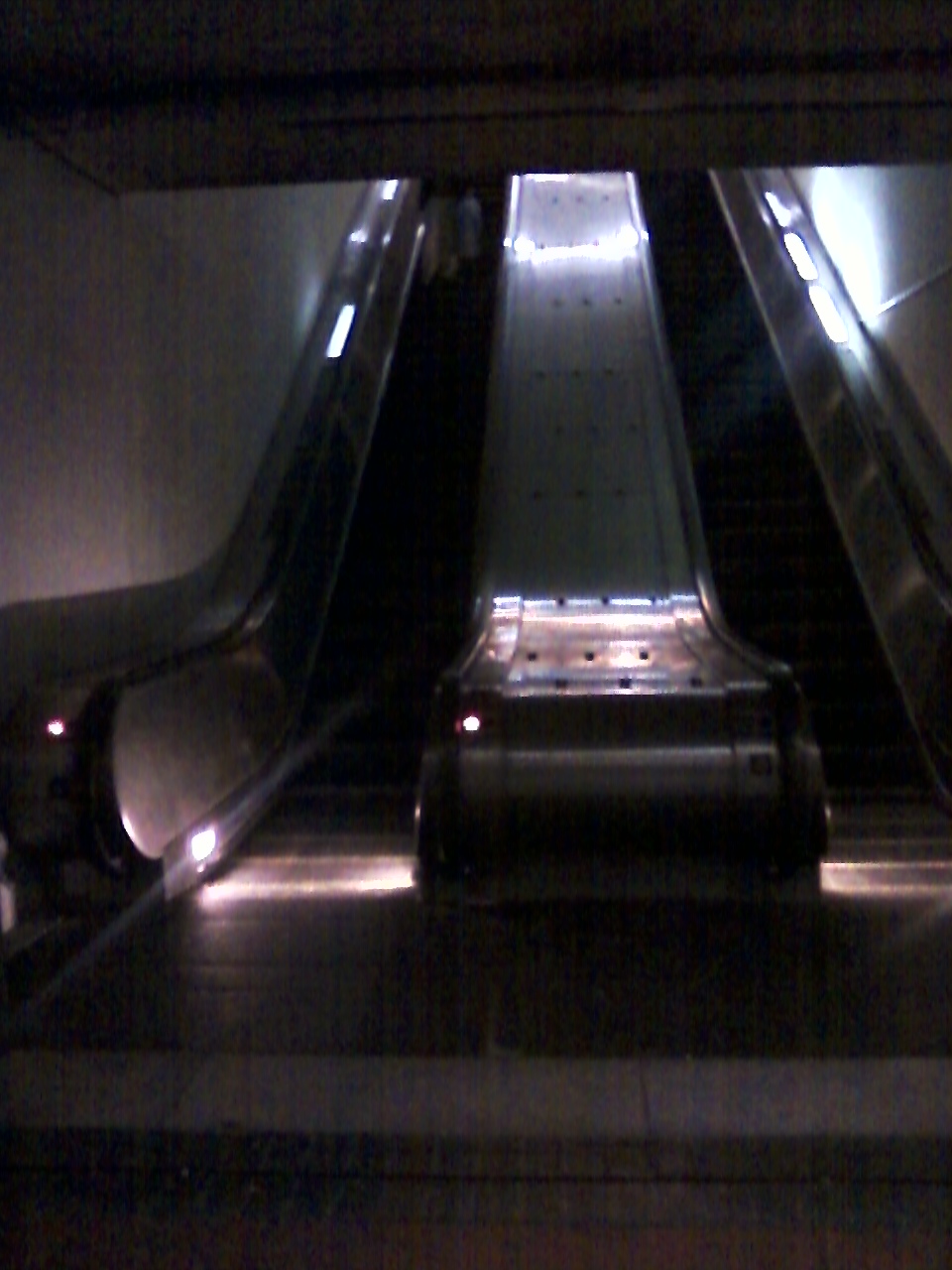 04/14/2011- Out of
service escalator at WMATA/DC Metro Tenleytown station. Sole functioning
escalator took passengers downward, forcing passengers going upstairs to
walk up 200+ feet of stairs. For further details, please visit
www.wirelessnotes.org.