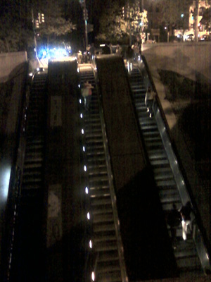05/05/2011- WMATA/DC Metro, malfunctioning escalator at DuPont Circle
station's North entrance. Sole functioning escalator took passengers
downward, forcing passengers going upstairs to walk up 200+ feet of
stairs. For further details, please visit www.wirelessnotes.org.